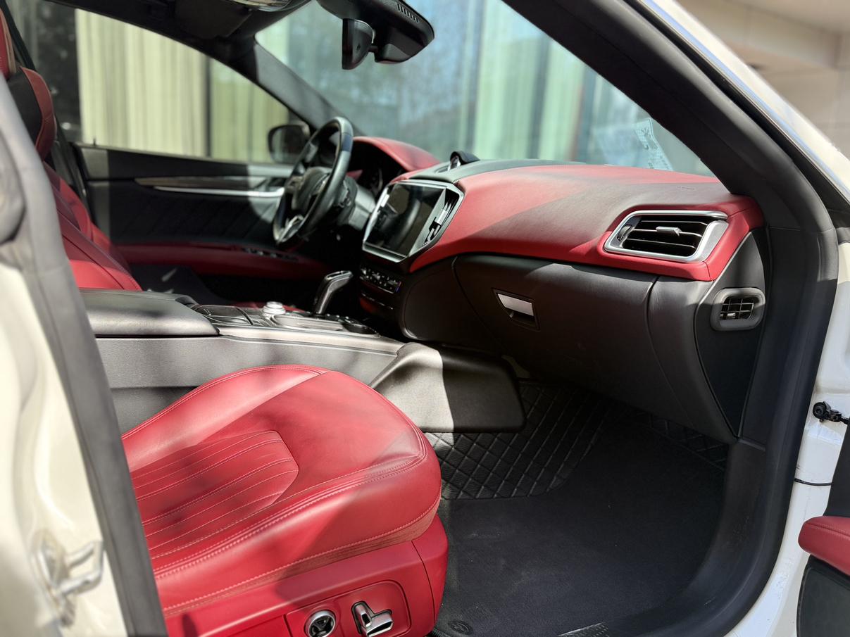 Maserati Ghibli 2022 thumb 6