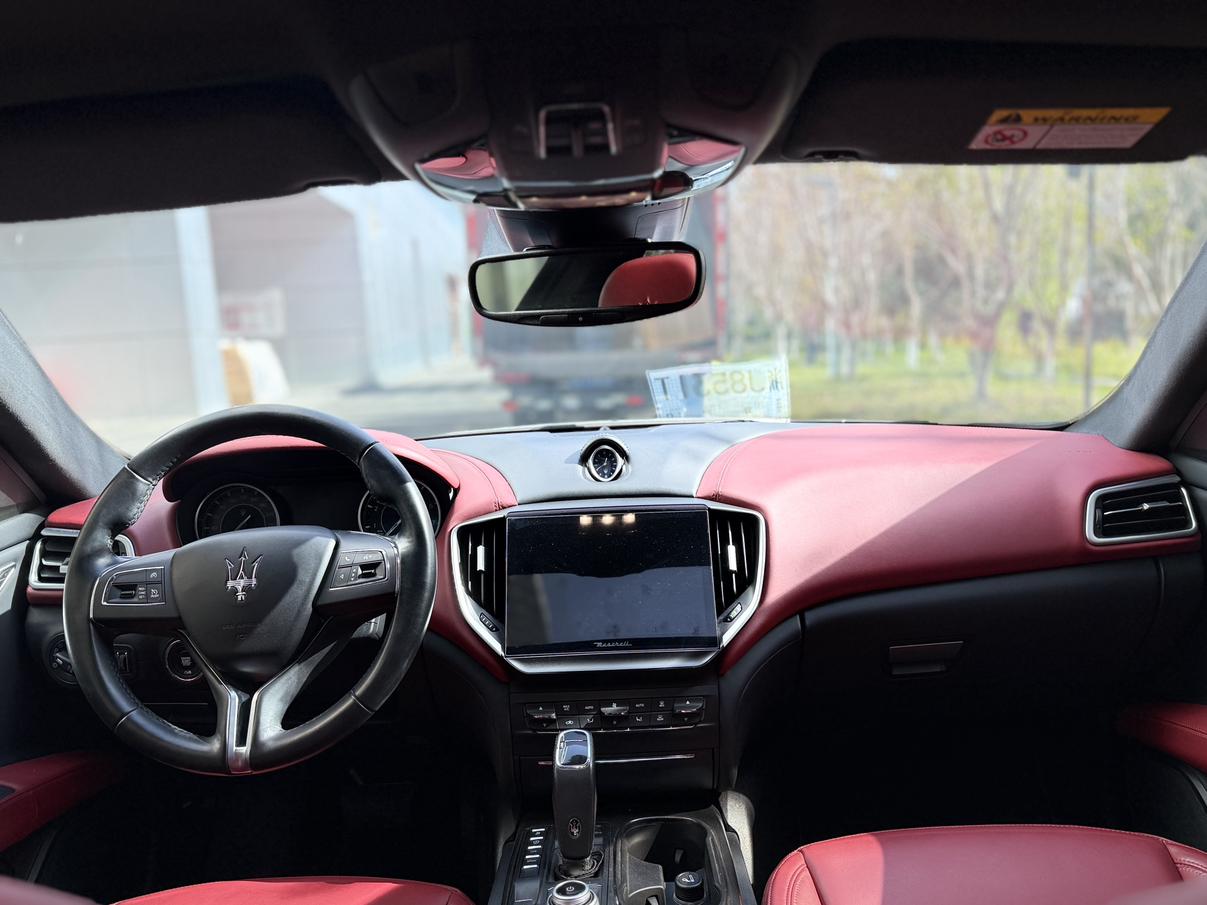 Maserati Ghibli 2022 thumb 7