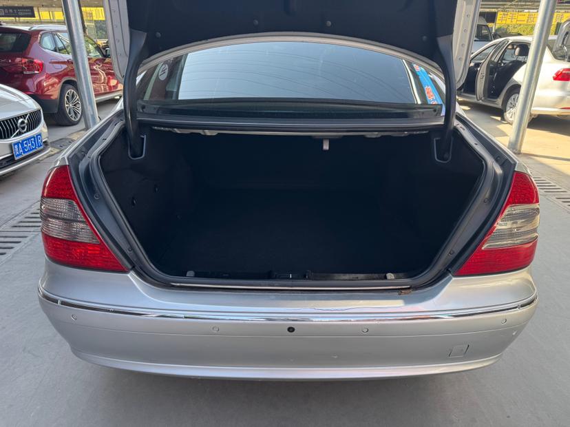 Mercedes-Benz E-Class 2008 thumb 11