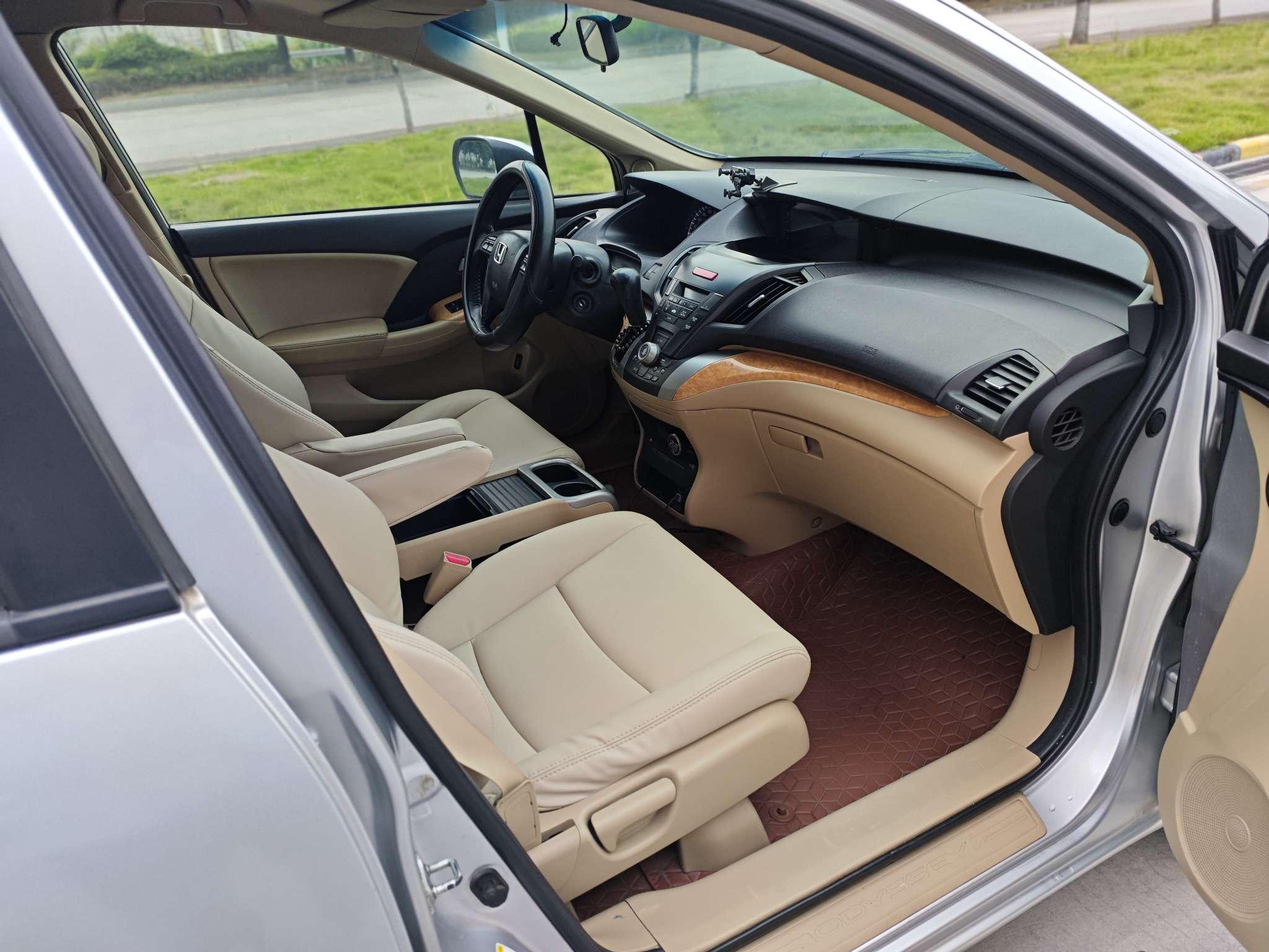 Honda Odyssey 2012 thumb 5