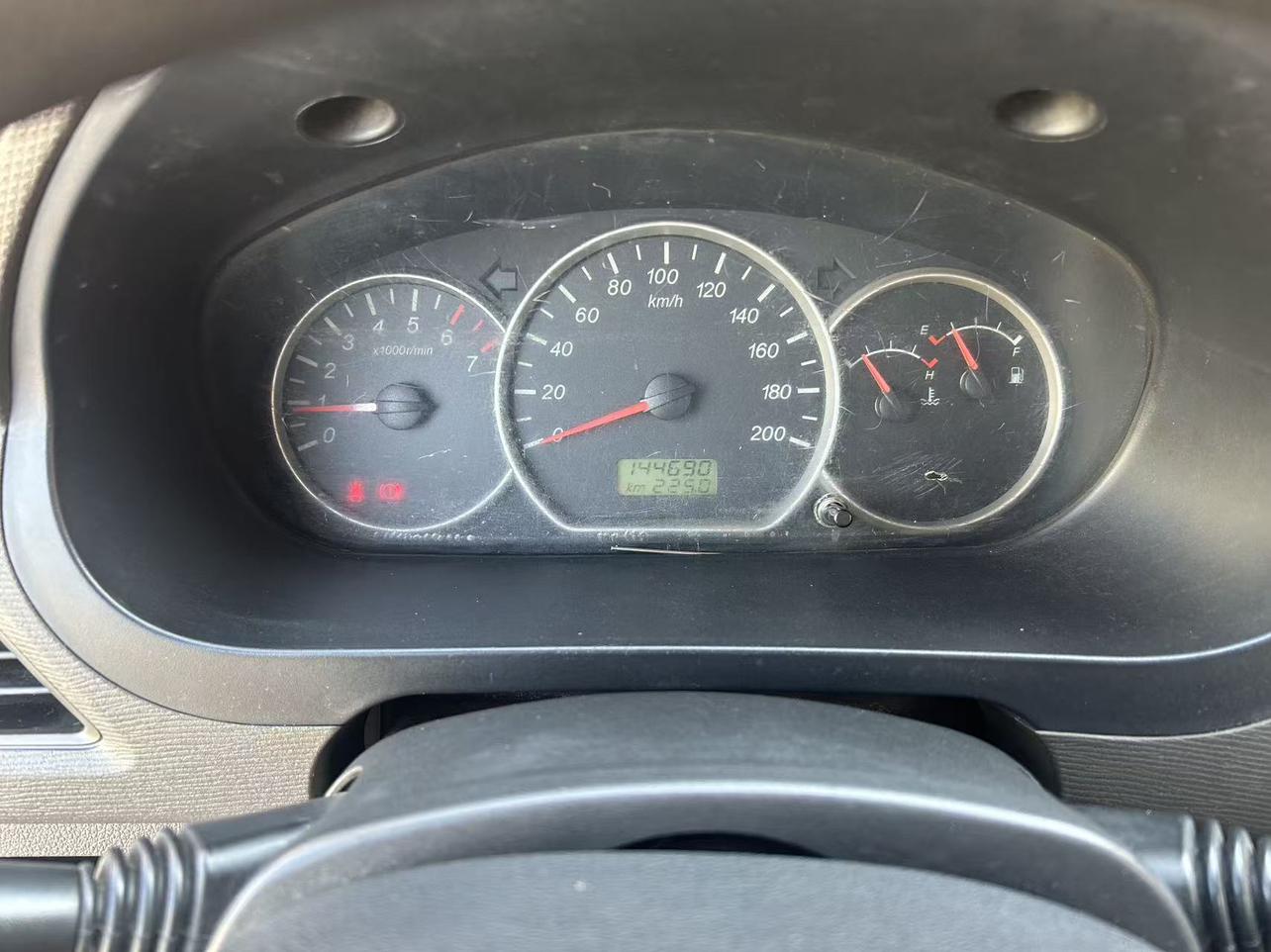 Wuling Hong Guang 2014 thumb 9