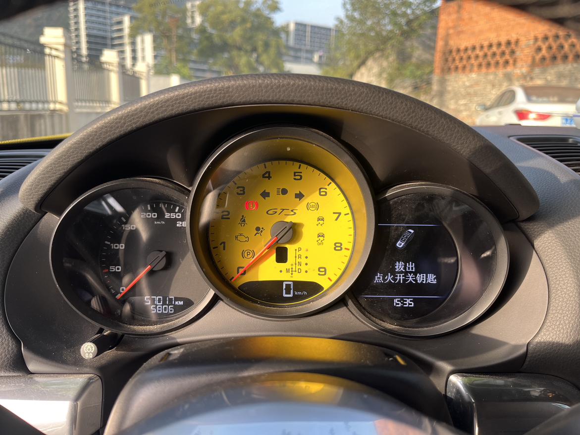 Porsche GT4 2016 thumb 5