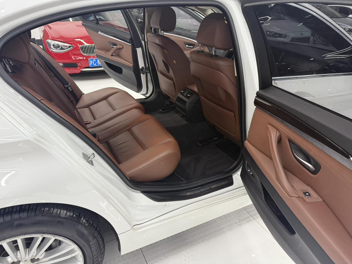 BMW 5 серии 2016 thumb 8