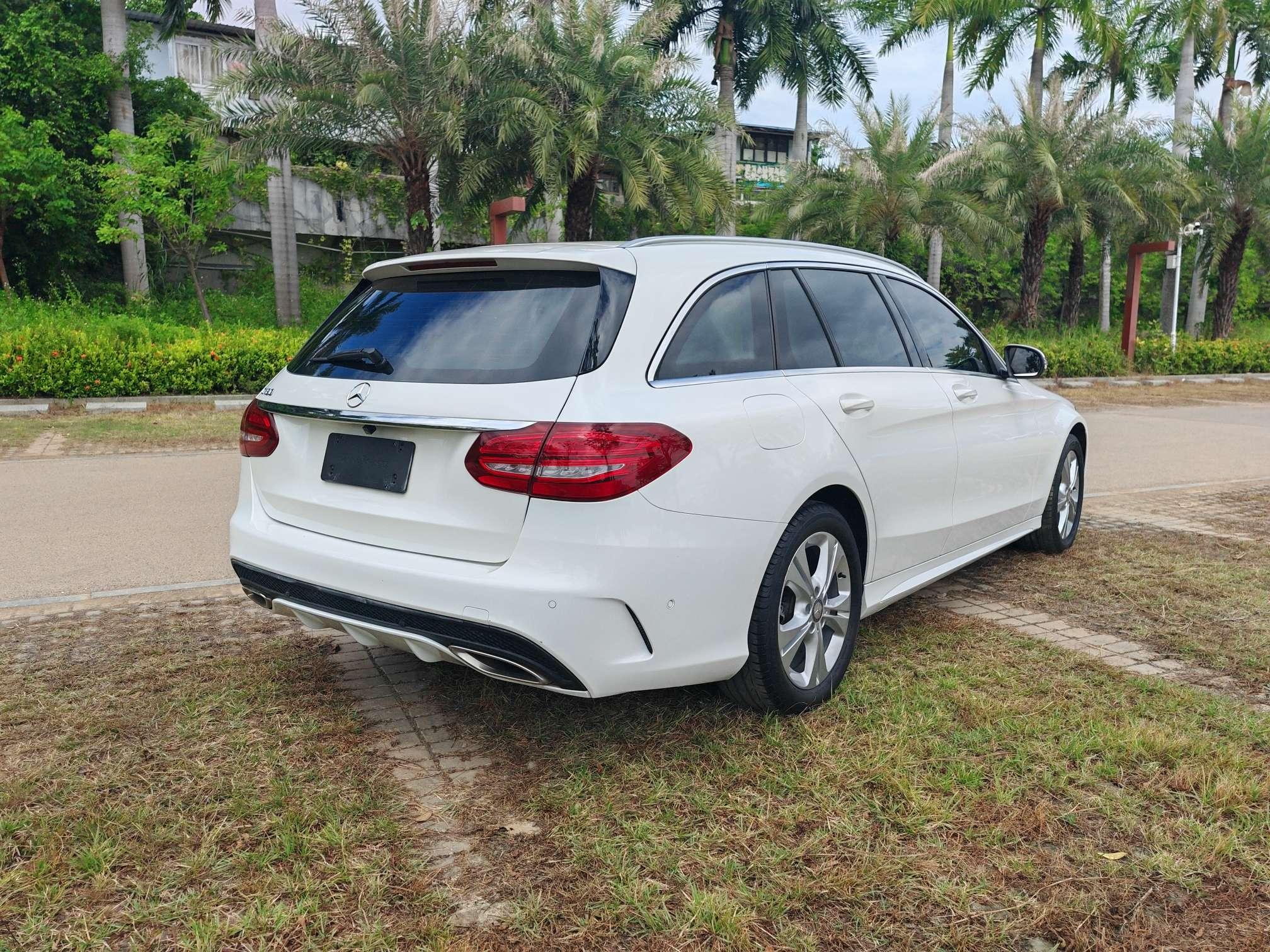 Mercedes-Benz C-Class 2016 thumb 5