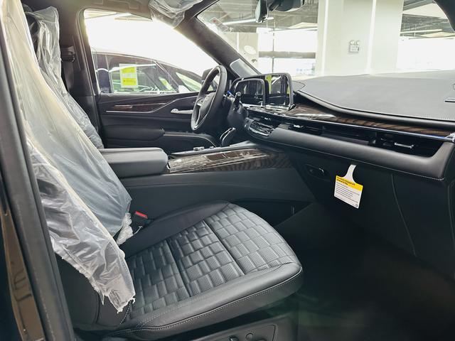 Cadillac Escalade 2024 thumb 2