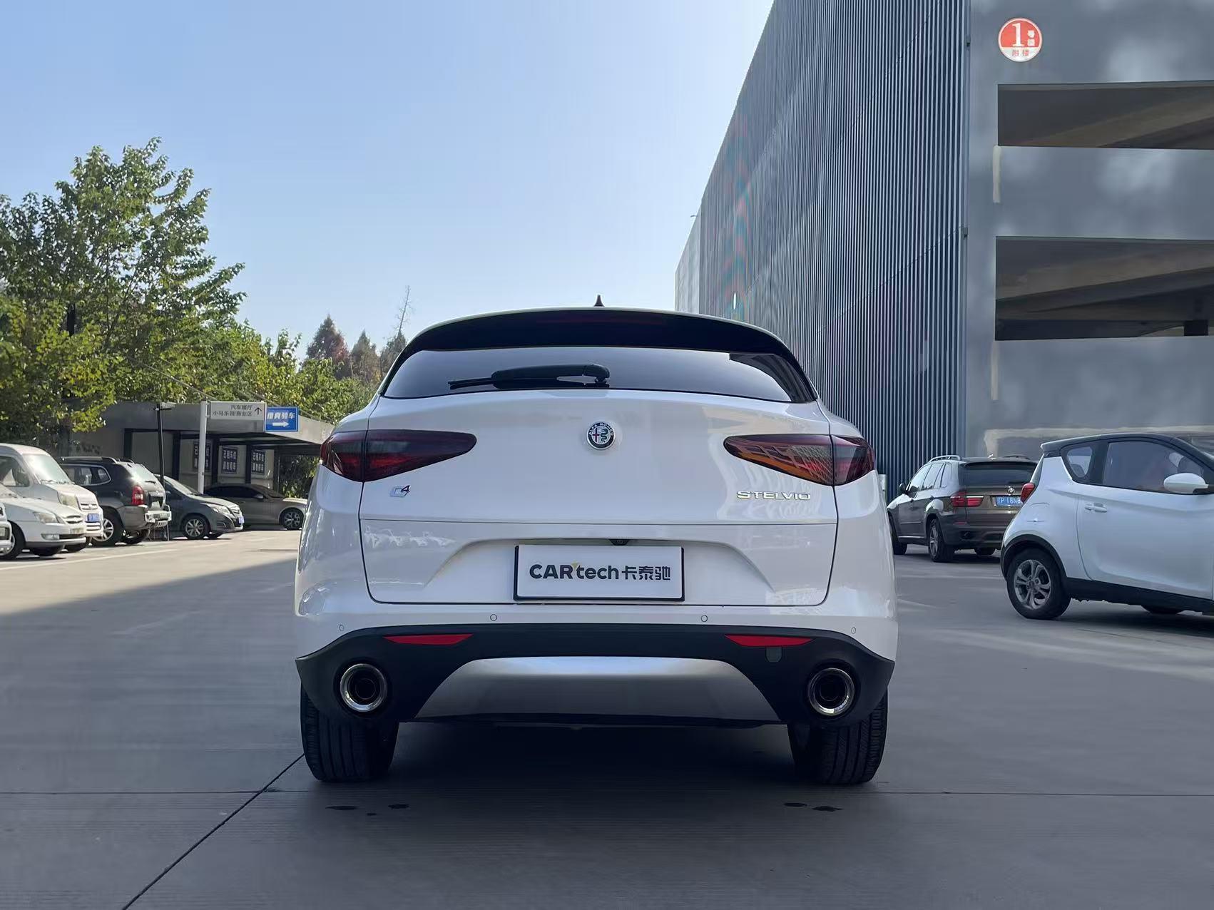 Alfa Romeo Stelvio 2019 thumb 3