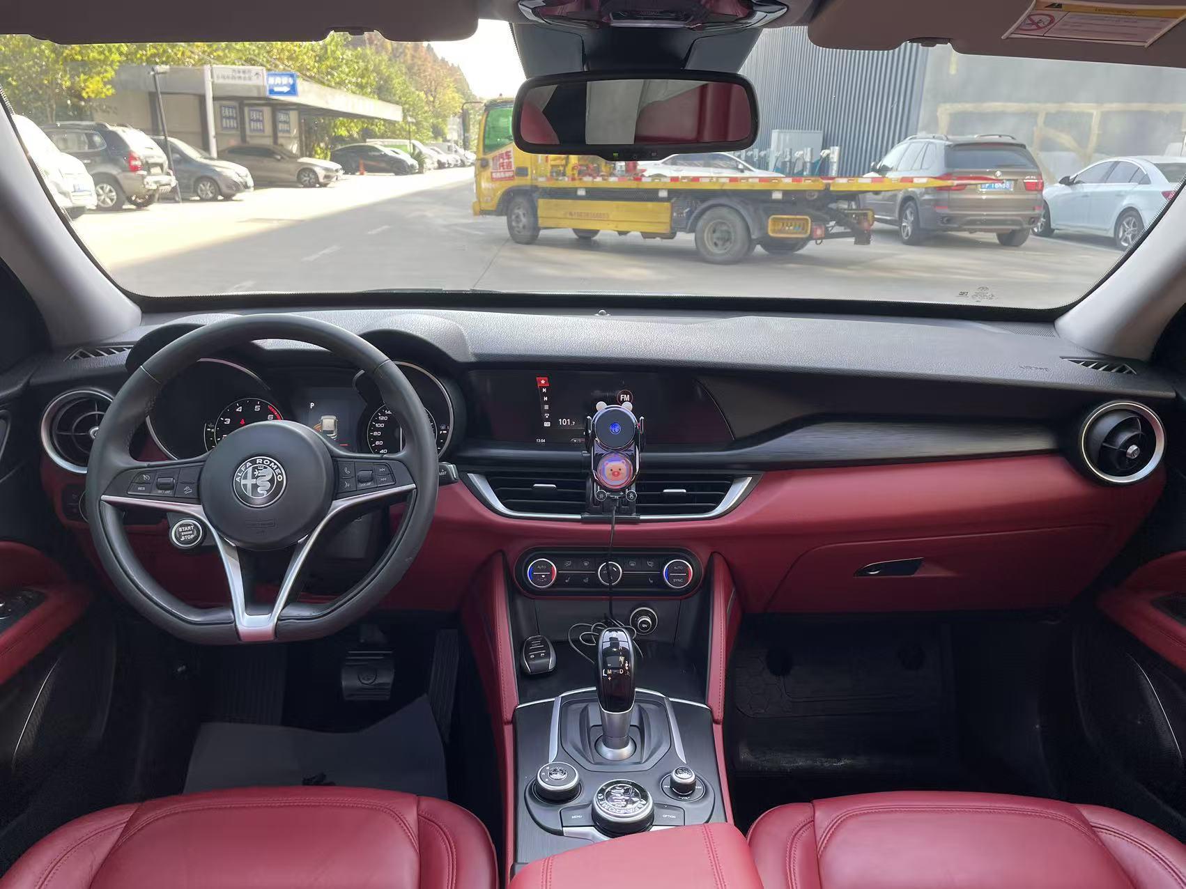 Alfa Romeo Stelvio 2019 thumb 5