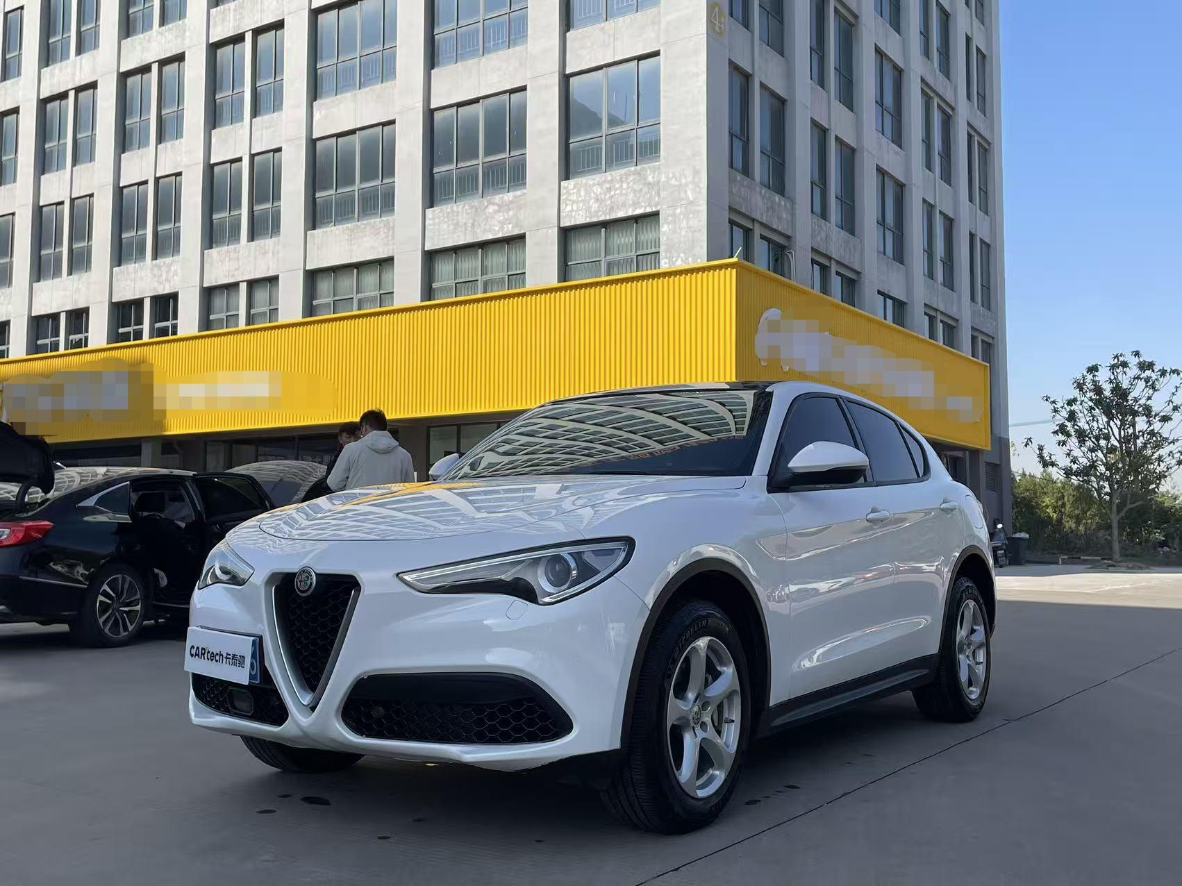 Alfa Romeo Stelvio 2019 thumb 8