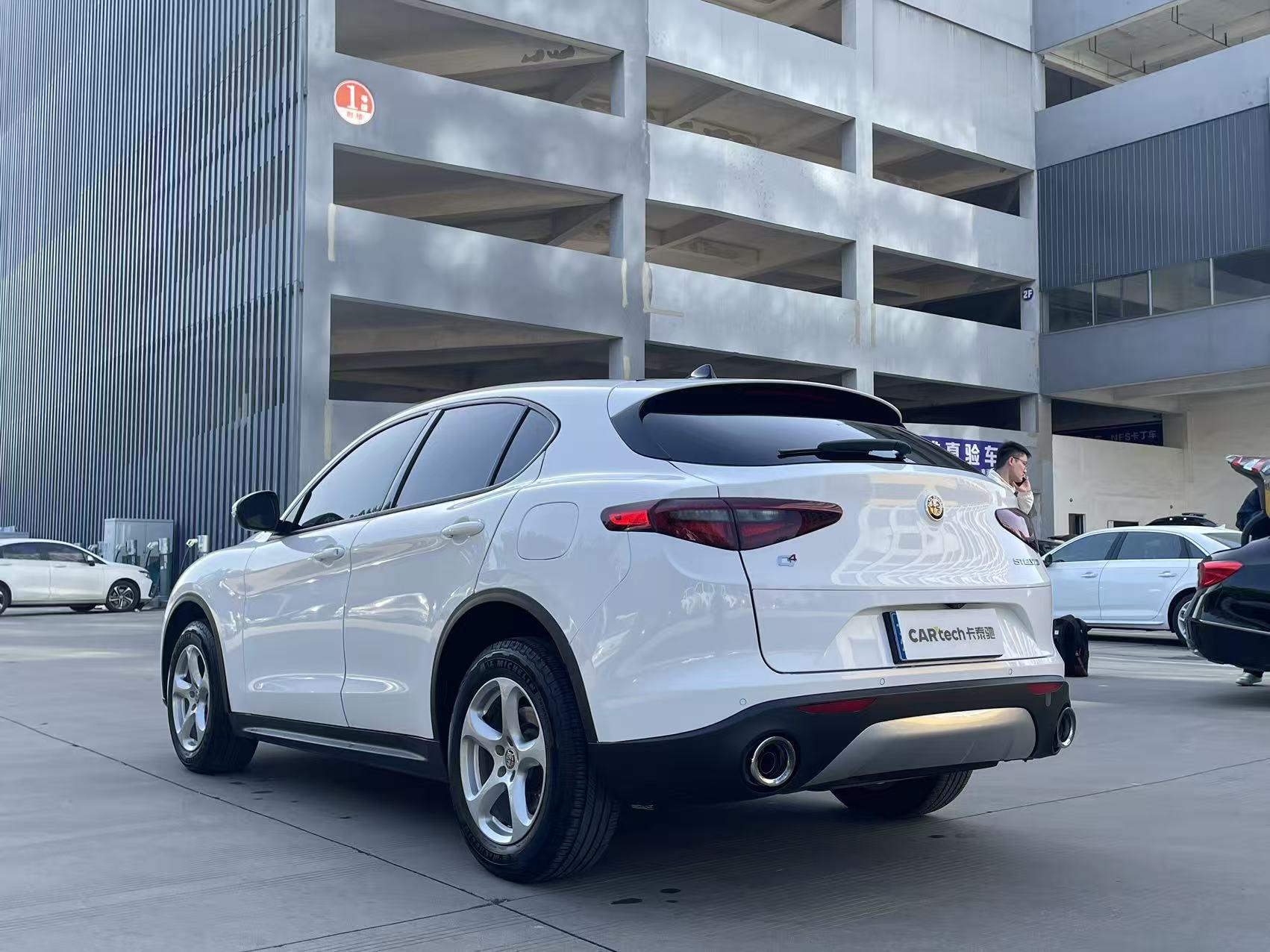 Alfa Romeo Stelvio 2019 thumb 11