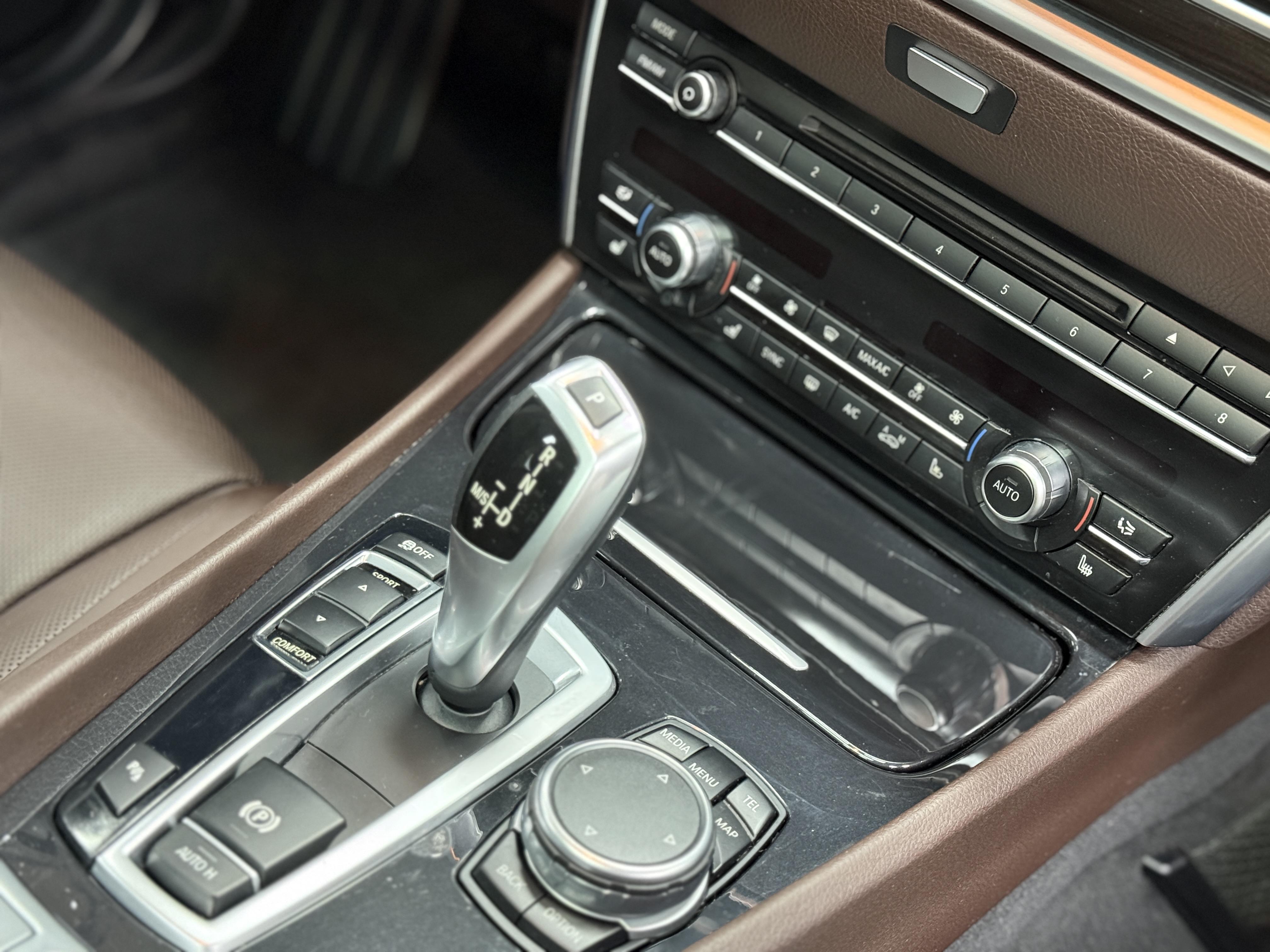 BMW 5 серии 2016 thumb 8