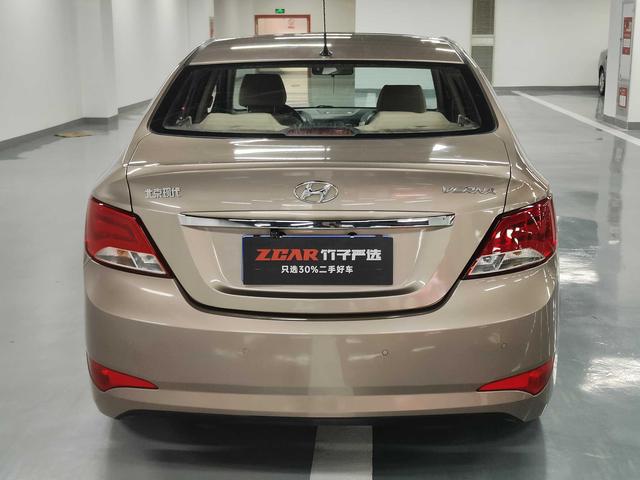 Hyundai Solaris 2015 thumb 4