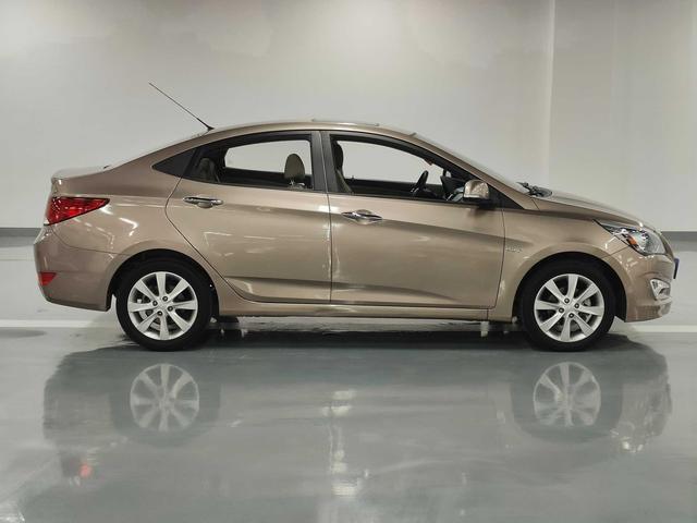 Hyundai Solaris 2015 thumb 6
