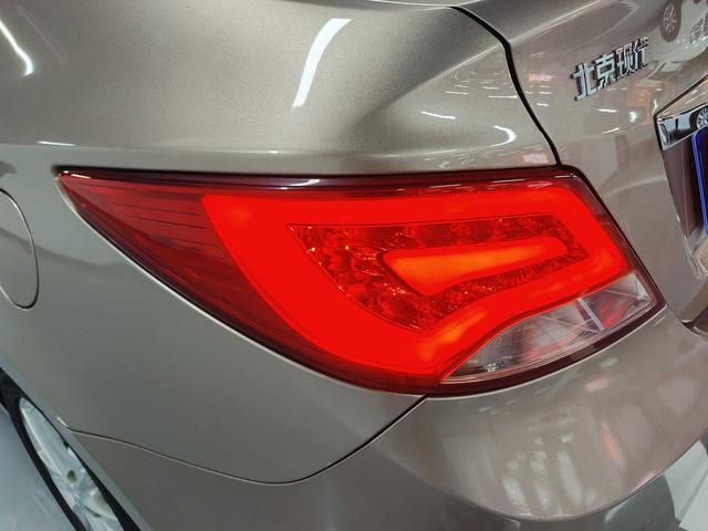 Hyundai Solaris 2015 thumb 11