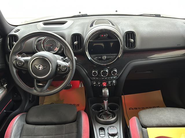Mini Countryman 2019 thumb 12