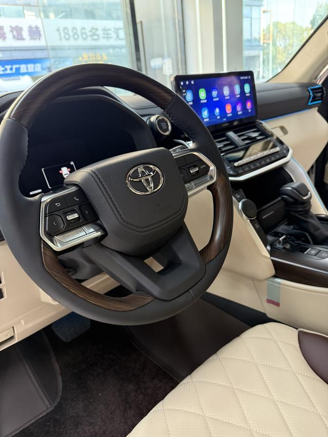 Toyota Land Cruiser 2025 thumb 4