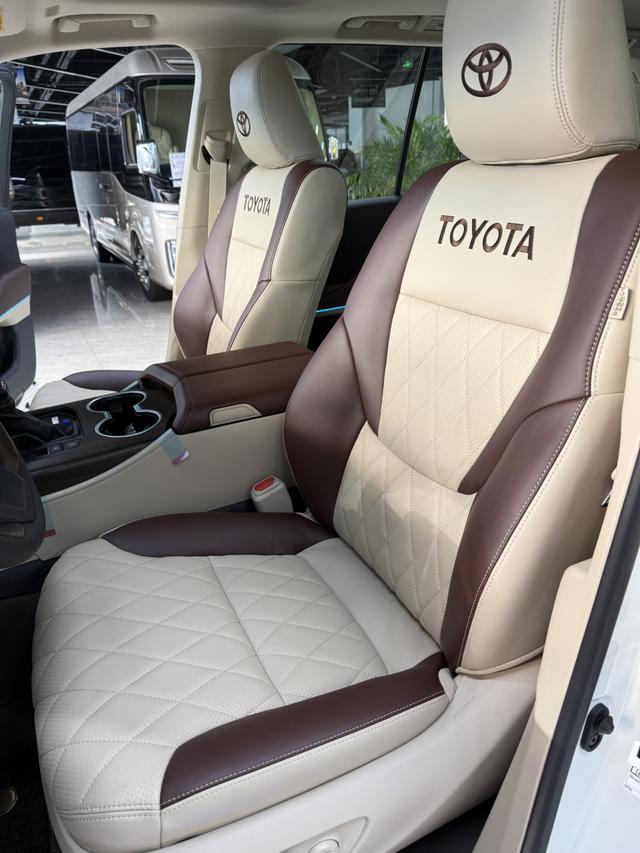 Toyota Land Cruiser 2025 thumb 5
