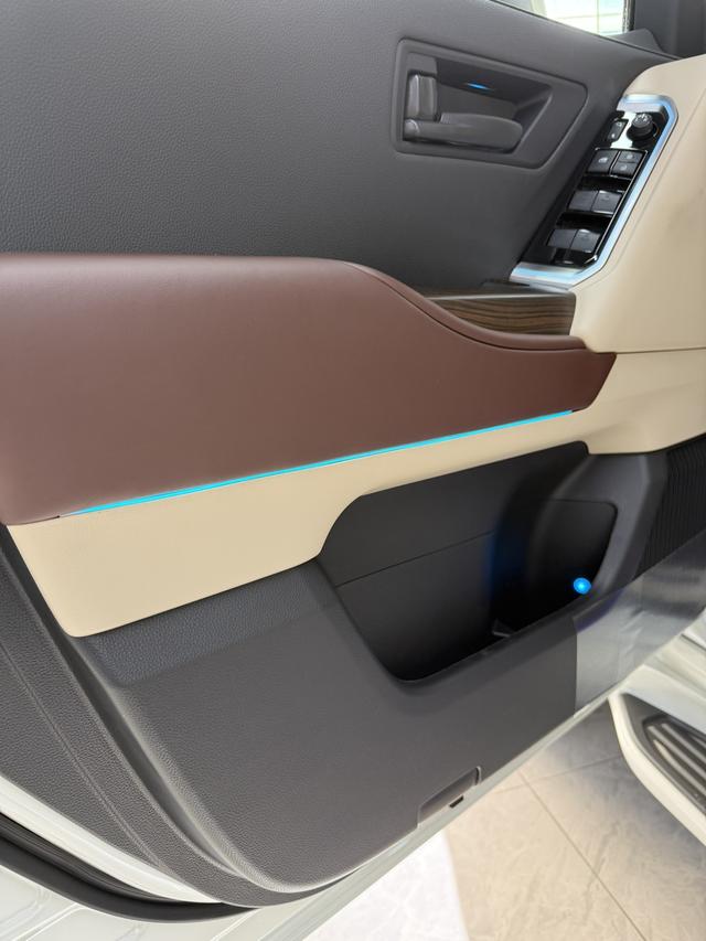 Toyota Land Cruiser 2025 thumb 6
