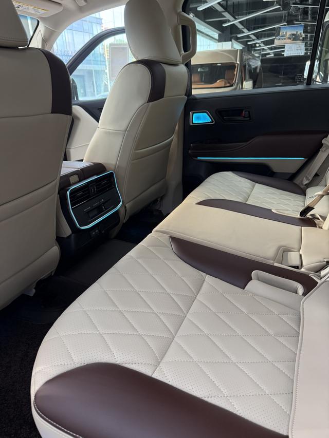 Toyota Land Cruiser 2025 thumb 8