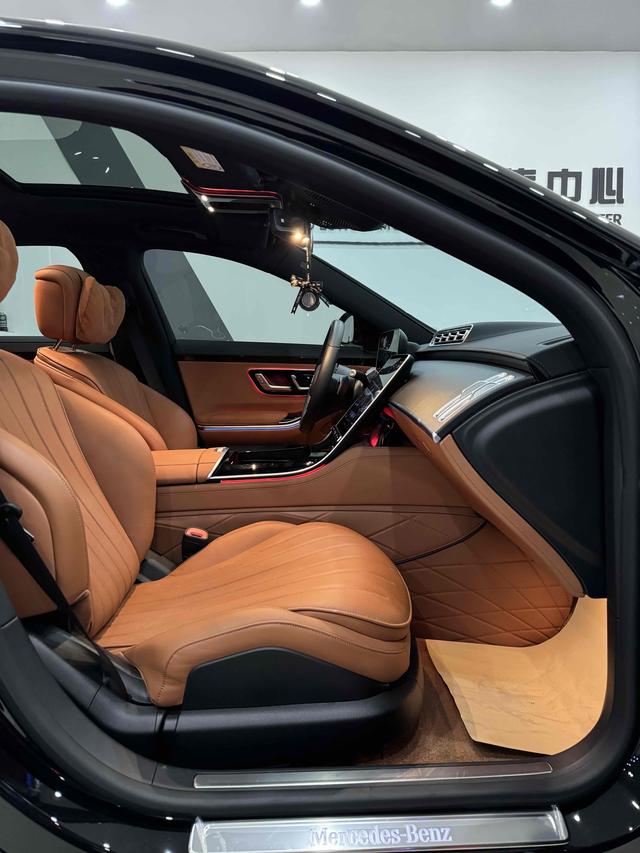 Mercedes-Benz S-Class 2024 thumb 4