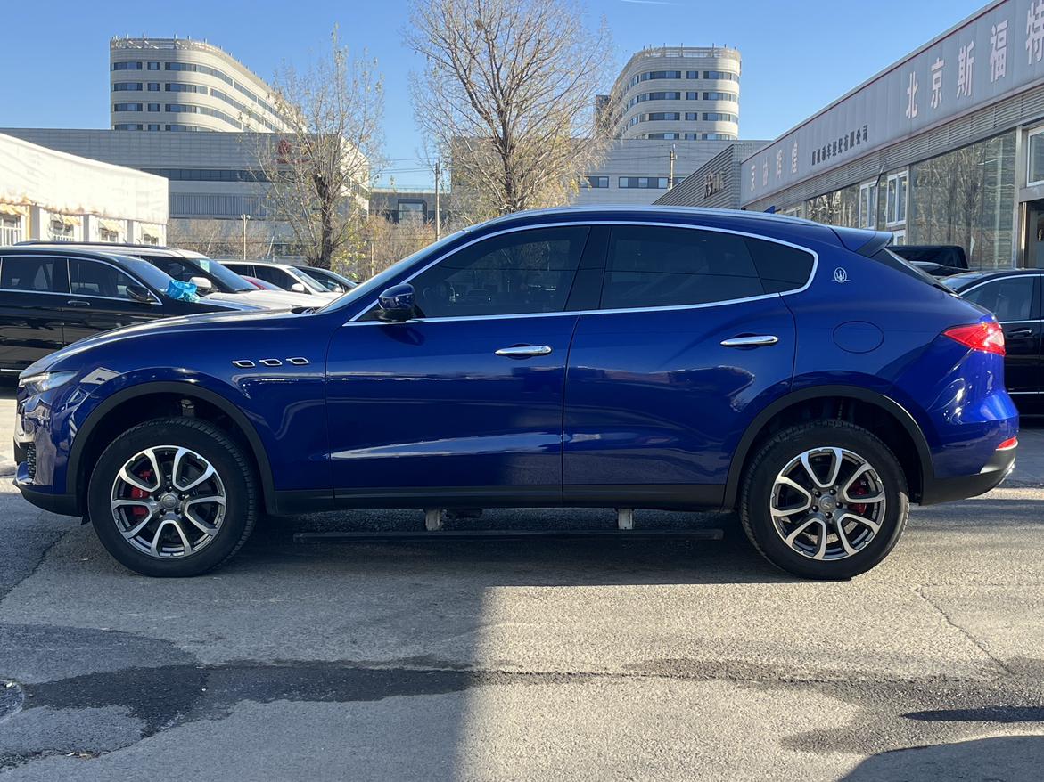 Maserati Levante 2017 thumb 2