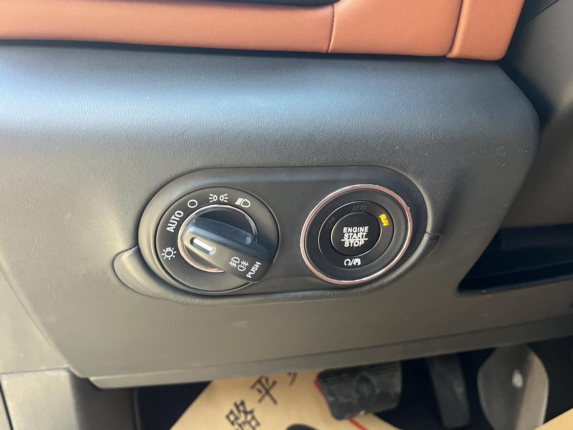 Maserati Levante 2017 thumb 9