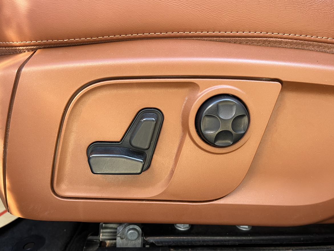 Maserati Levante 2017 thumb 10
