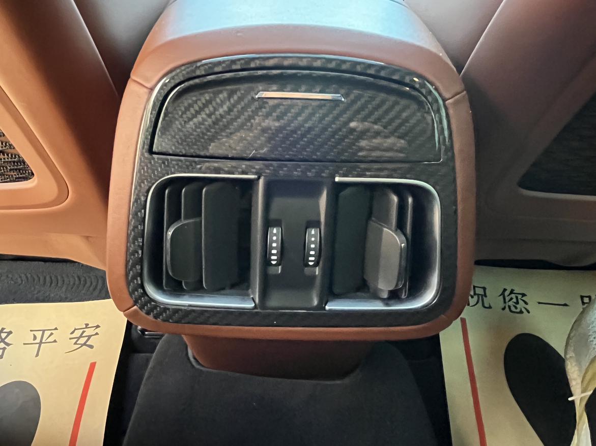 Maserati Levante 2017 thumb 11