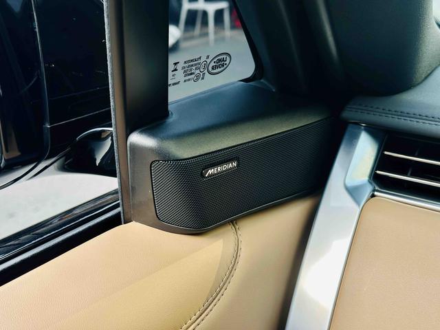Land Rover Range Rover 2025 thumb 11