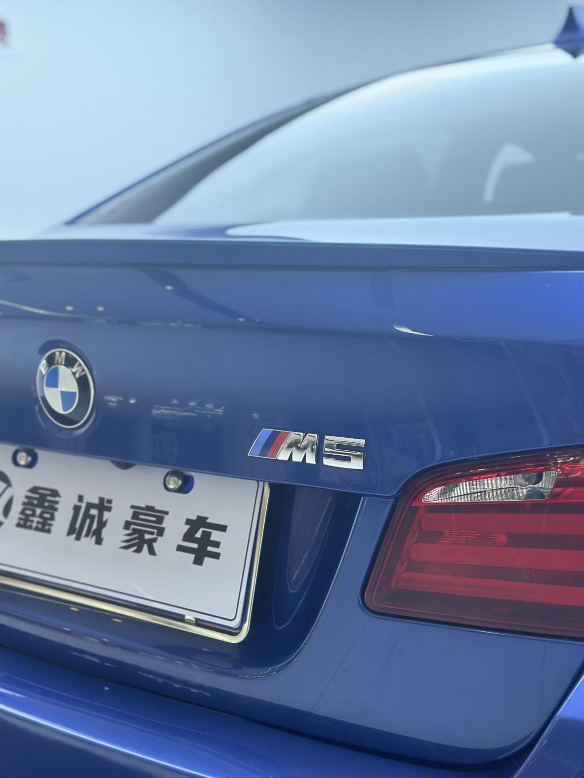BMW M5 2013 thumb 7
