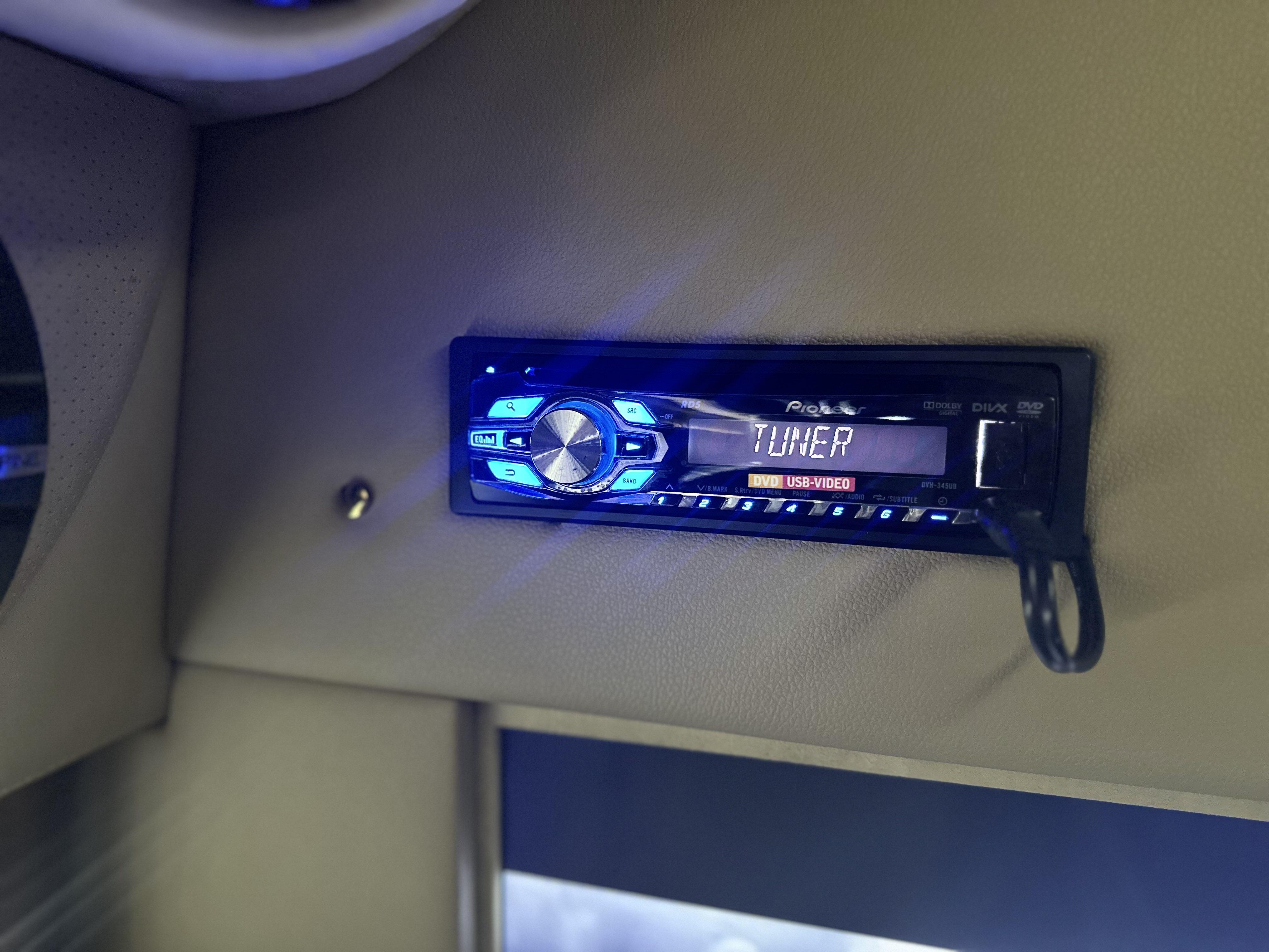 GMC Savana 2013 thumb 10