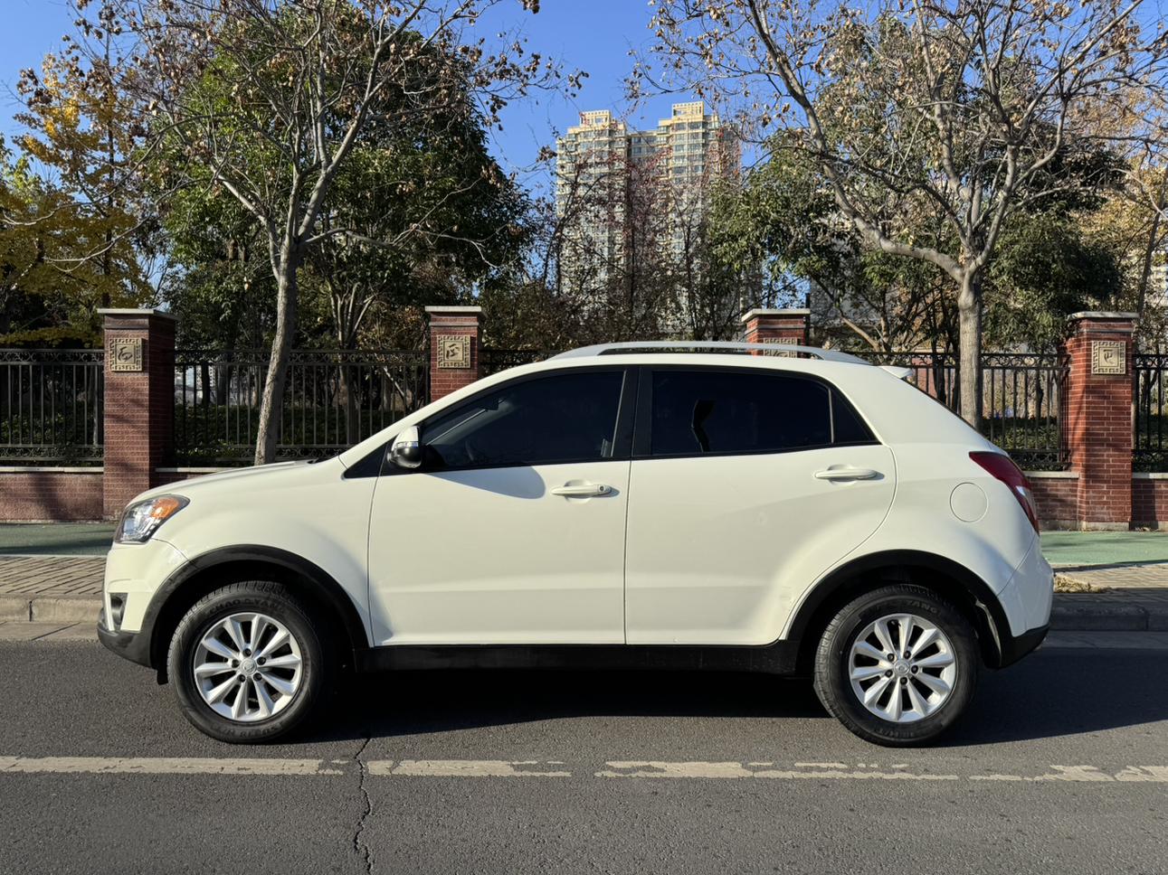 SsangYong Ke Lan Duo 2014 thumb 2