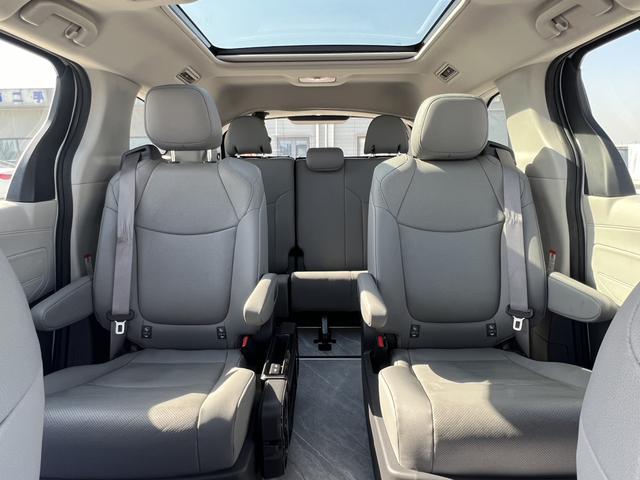 Toyota Granvia 2023 thumb 8