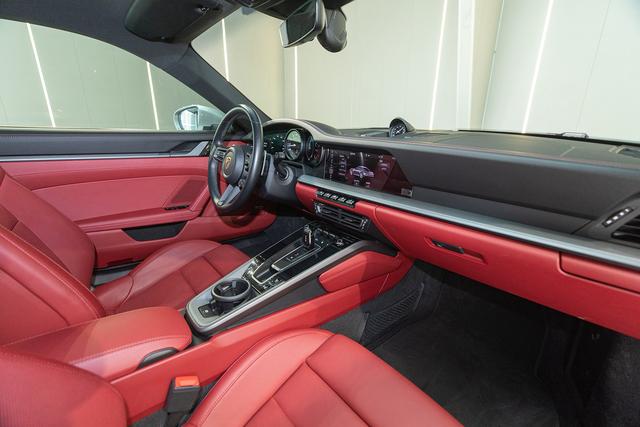 Porsche 911 2020 thumb 12