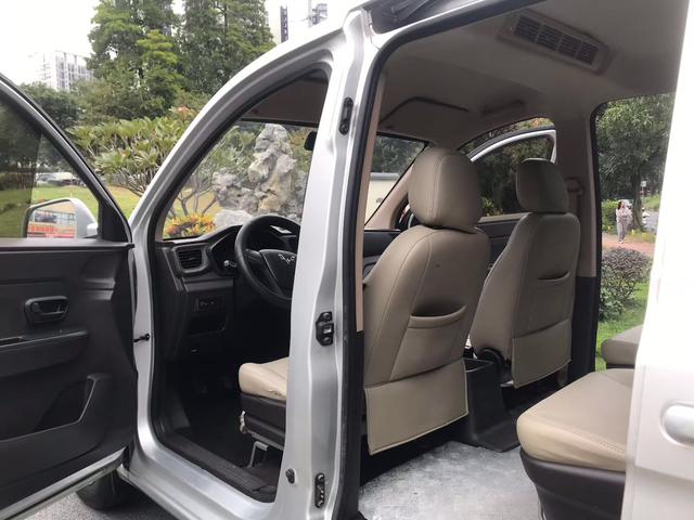 Wuling Hongguang 2021 thumb 5