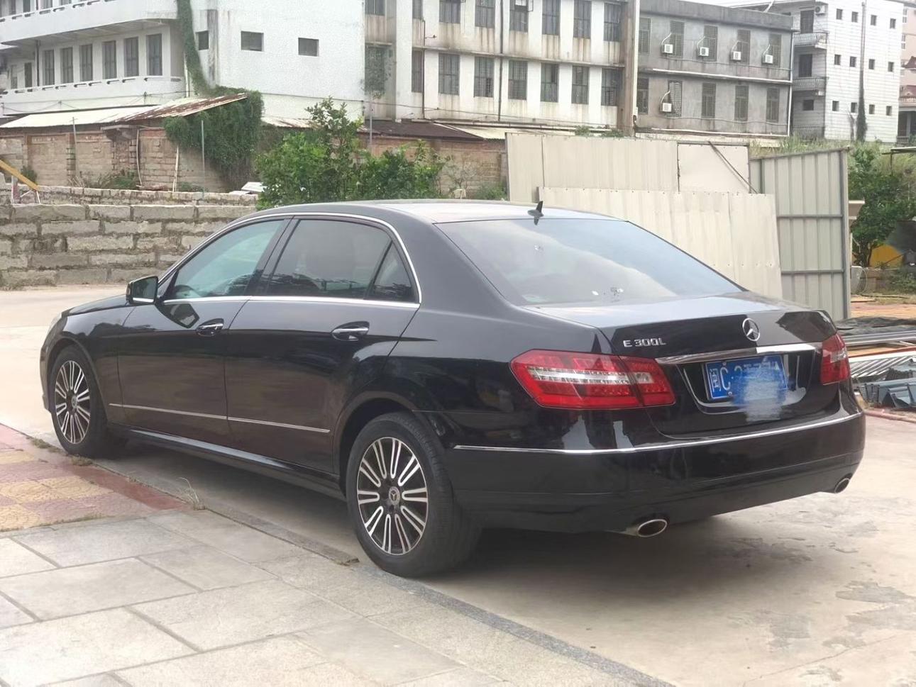 Mercedes-Benz E-Class 2012 thumb 11