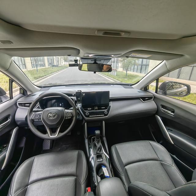 Toyota Frontlander 2023 thumb 5