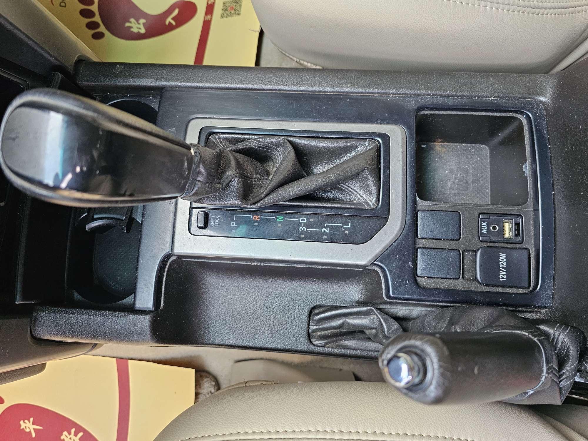 Toyota Land Cruiser Prado 2013 thumb 6
