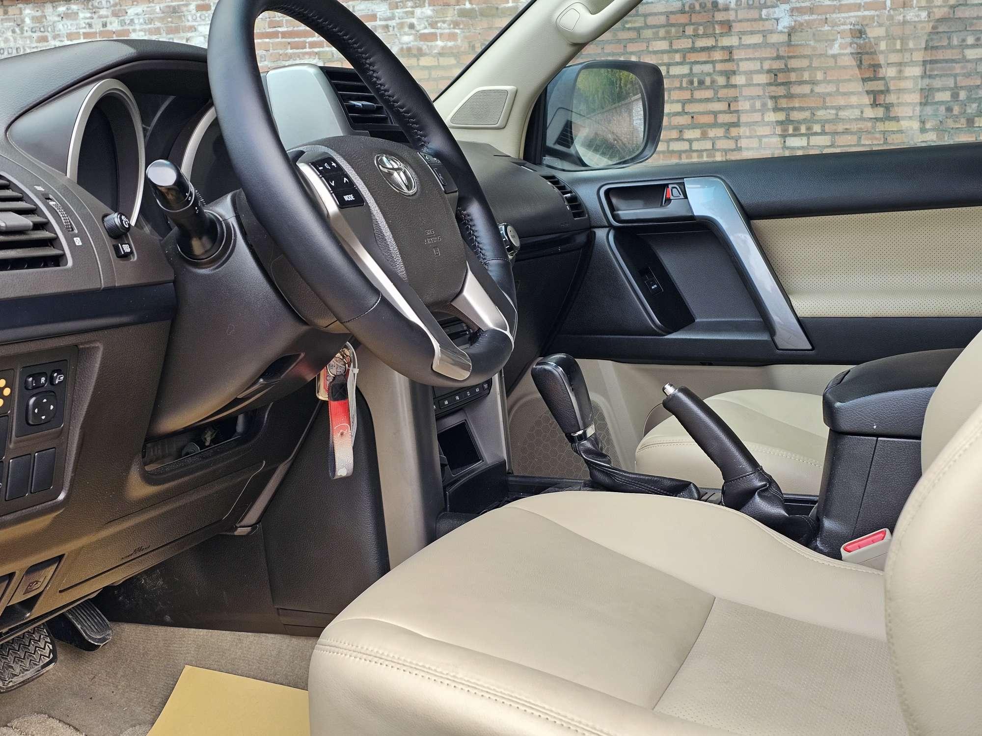 Toyota Land Cruiser Prado 2013 thumb 12