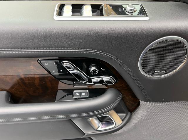 Land Rover Range Rover 2021 thumb 2