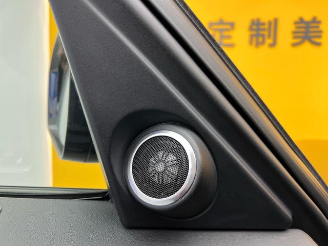 Land Rover Range Rover 2021 thumb 3