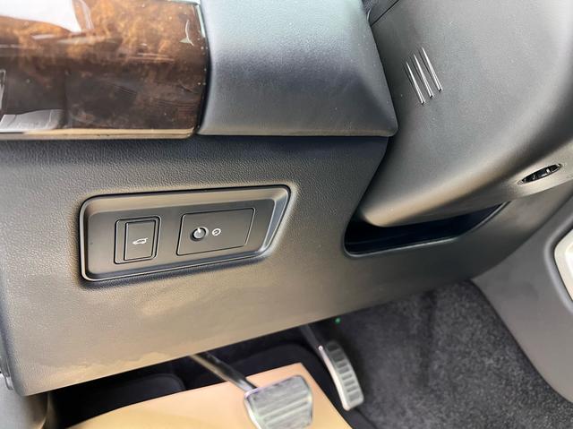 Land Rover Range Rover 2021 thumb 5