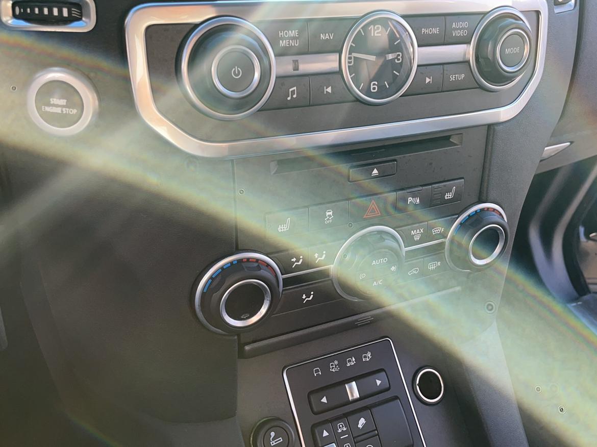 Land Rover Discovery 2016 thumb 11