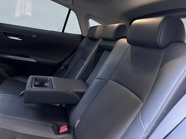 Toyota Venza 2022 thumb 5