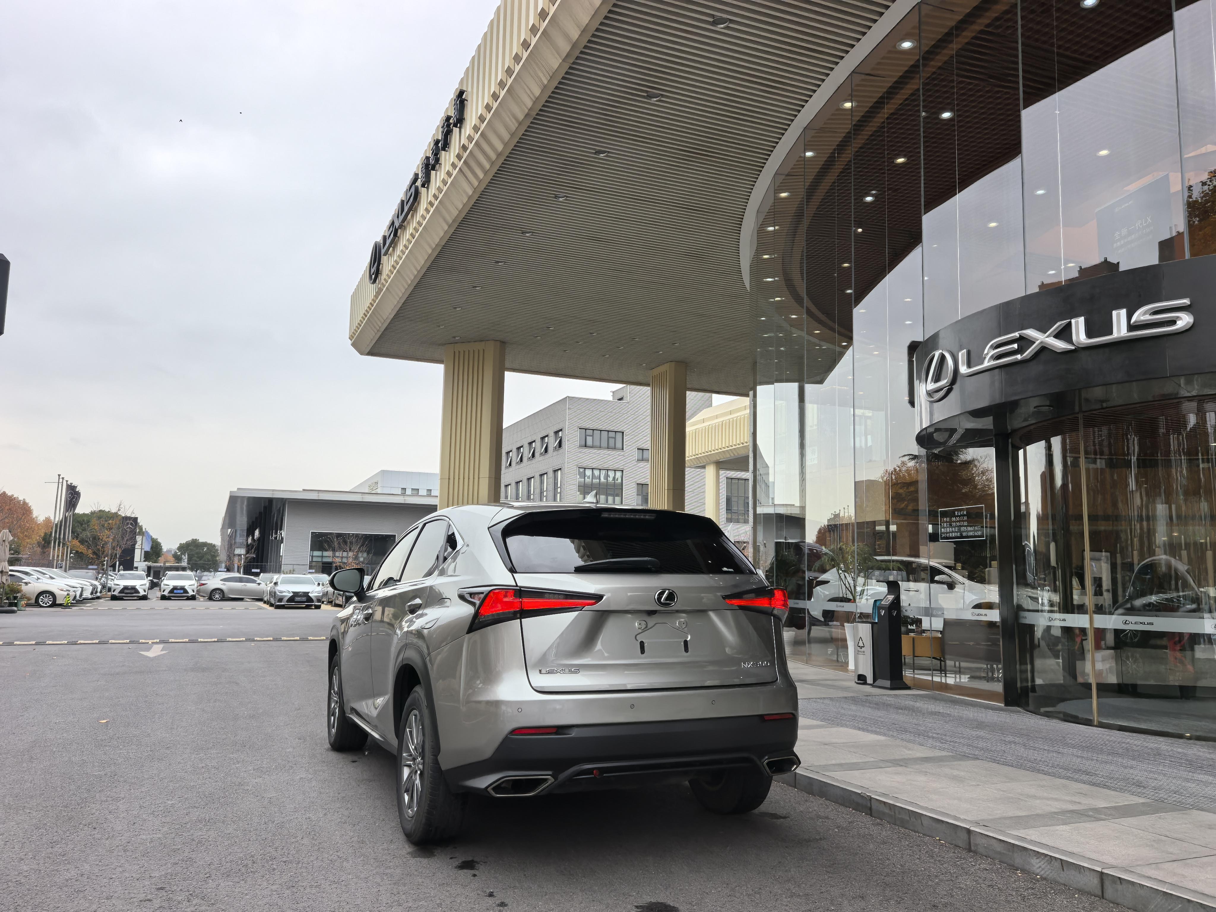 Lexus NX 2018 thumb 3