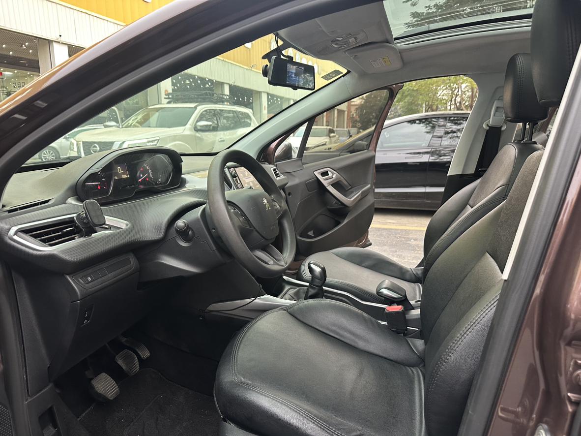 Peugeot 2008 2016 thumb 7