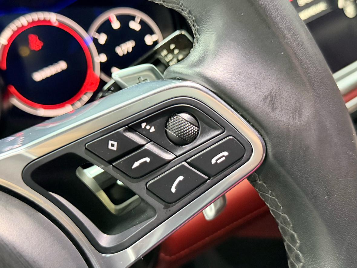 Porsche Panamera 2018 thumb 4