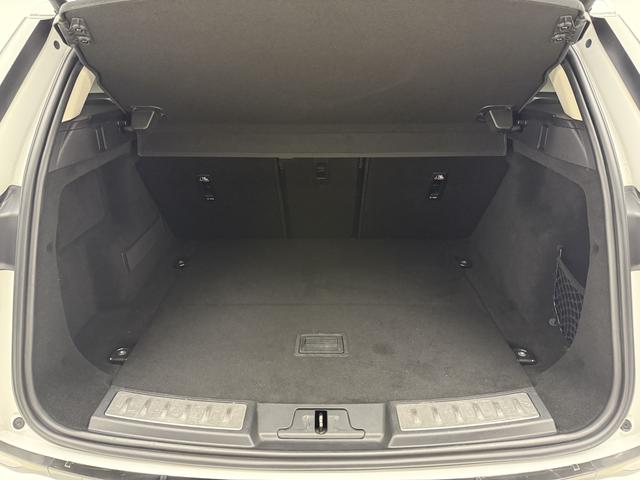 Land Rover Range Rover Velar 2021 thumb 12