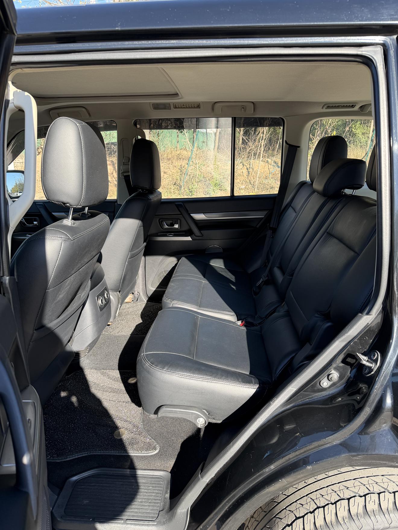 Mitsubishi Pajero 2015 thumb 5