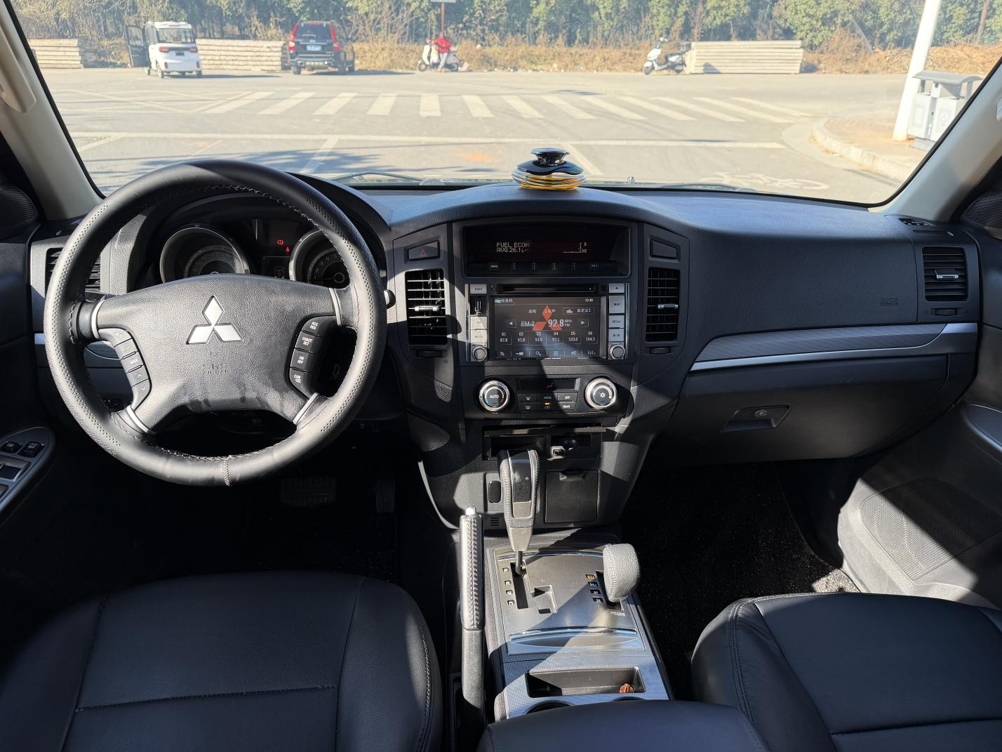 Mitsubishi Pajero 2015 thumb 6