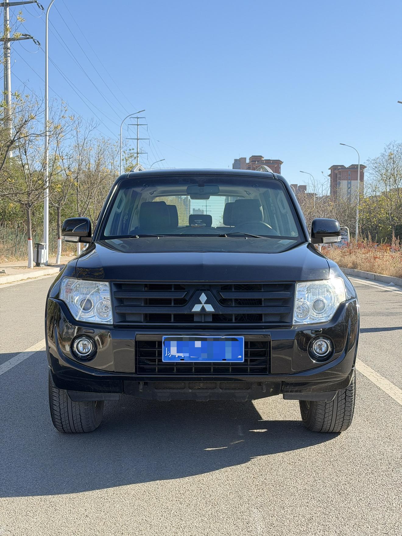 Mitsubishi Pajero 2015 thumb 9